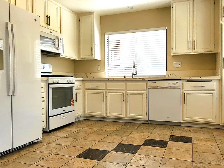 7220 Fargate Ter — Photo 4