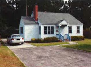 308 N Edinborough St, Red Springs, NC 28377