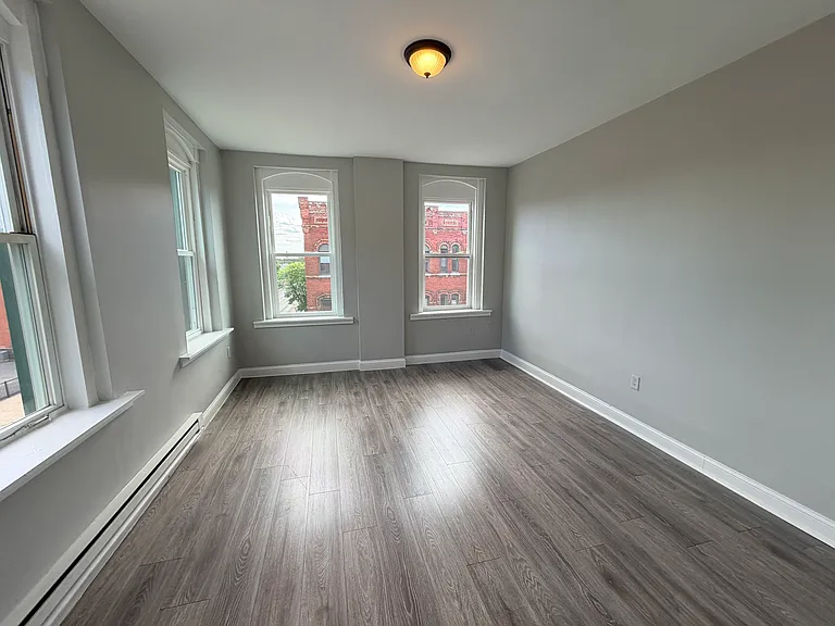 393-399 Main St #405 — Photo 3