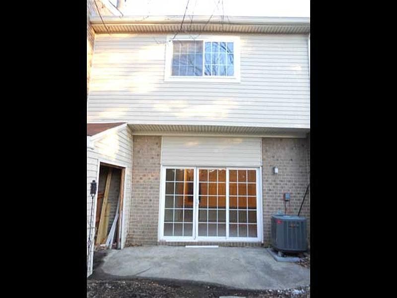 2nd image of 93 Gentry Ct
