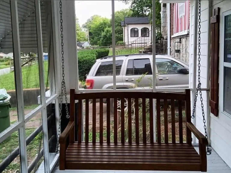 684 S Elizabeth Pl NW — Photo 2