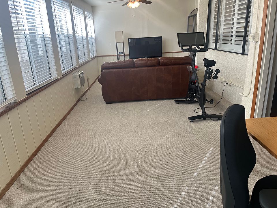 Arizona room - bonus 253 SF! Great for home office, playroom, or extra living space