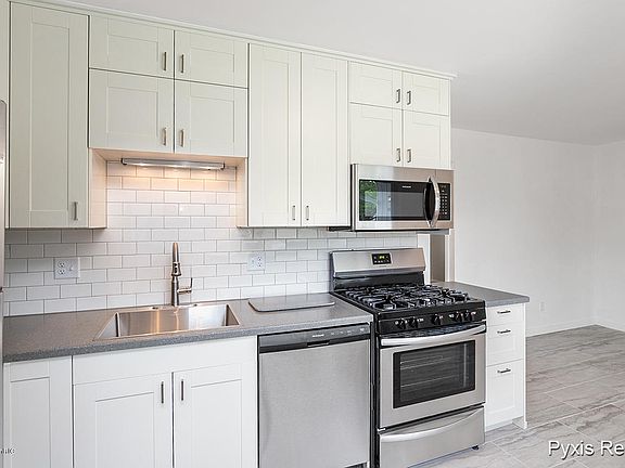 4th image of 4886 Mildred Ave SE