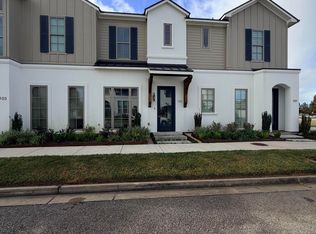 115 Gaunt Ln #102, Youngsville, LA 70592