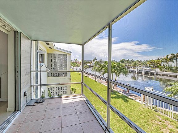 3rd image of 1100 Pine Drive #201