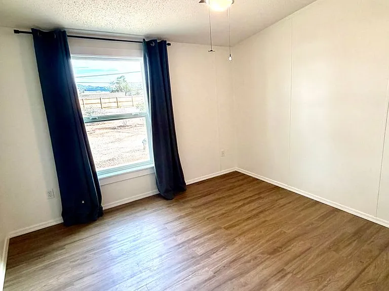 5333 S Santa Claus Ave — Photo 18