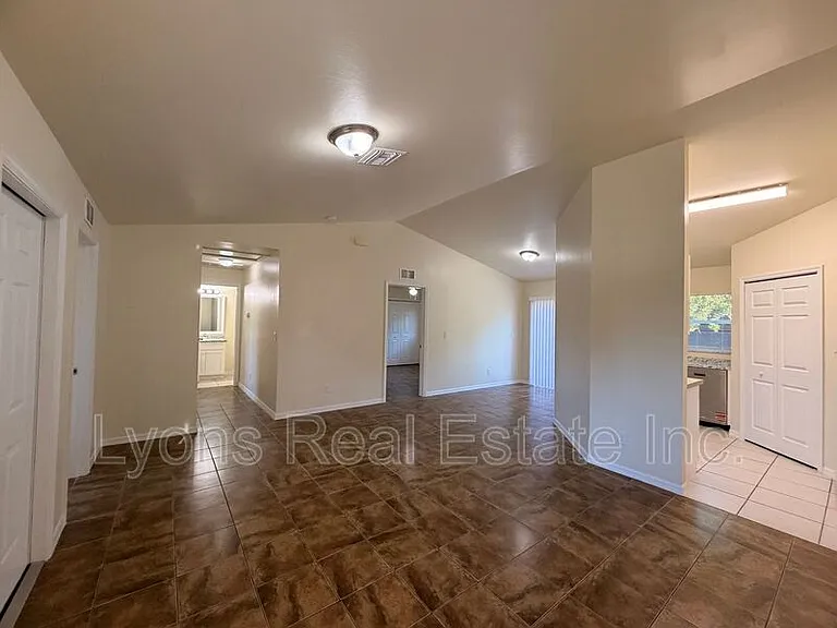 764 Gallo Ave S — Photo 12
