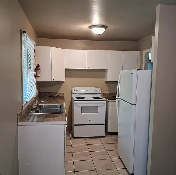 3188 Ward Dr SE — Photo 3