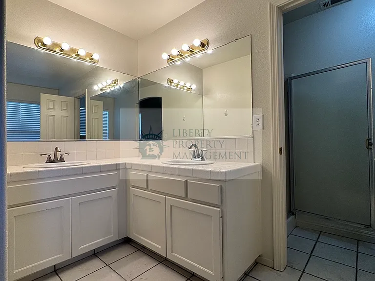 135 Decatur Ave — Photo 11