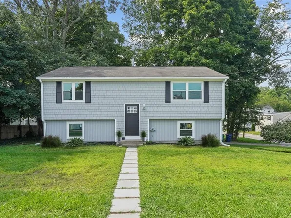 7 Curry Pl, Warwick, RI 02889