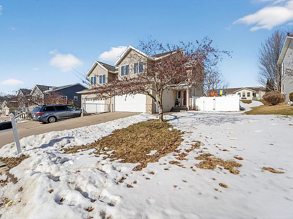 2nd image of 318 Redruth Dr