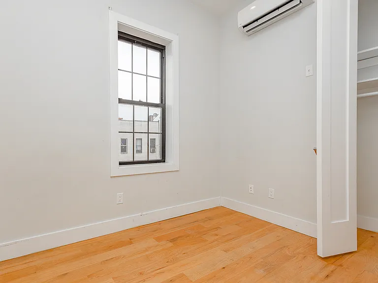50 Starr St #2P — Photo 6