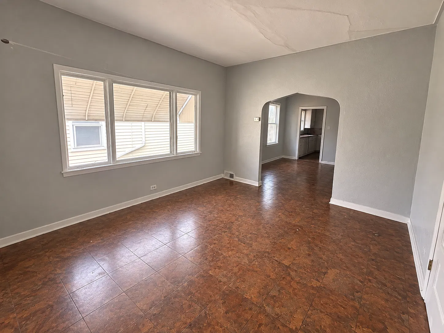 2 bed, 1380 sqft, $950 — Photo 2
