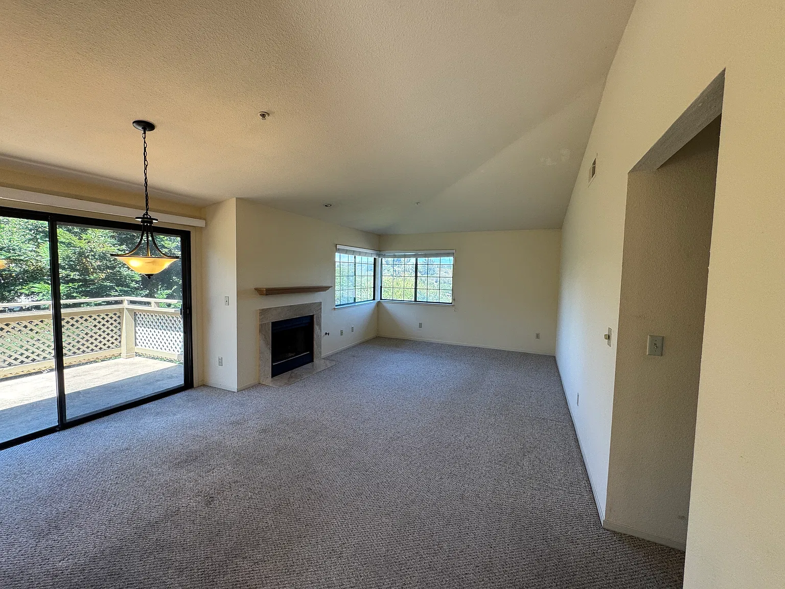 2 bed, 1088 sqft, $3,295 — Photo 3