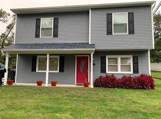802 Rennard Ln, Morrisville, PA 19067