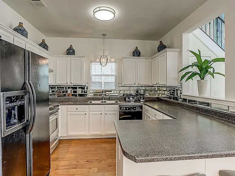1338 Harbor Park Dr — Photo 21