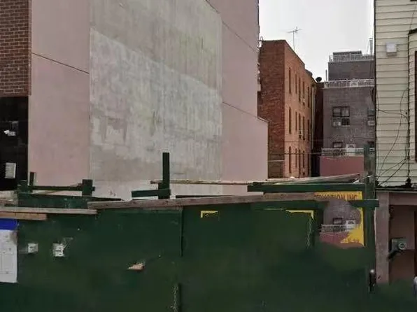 716 57th St, Brooklyn, NY 11220