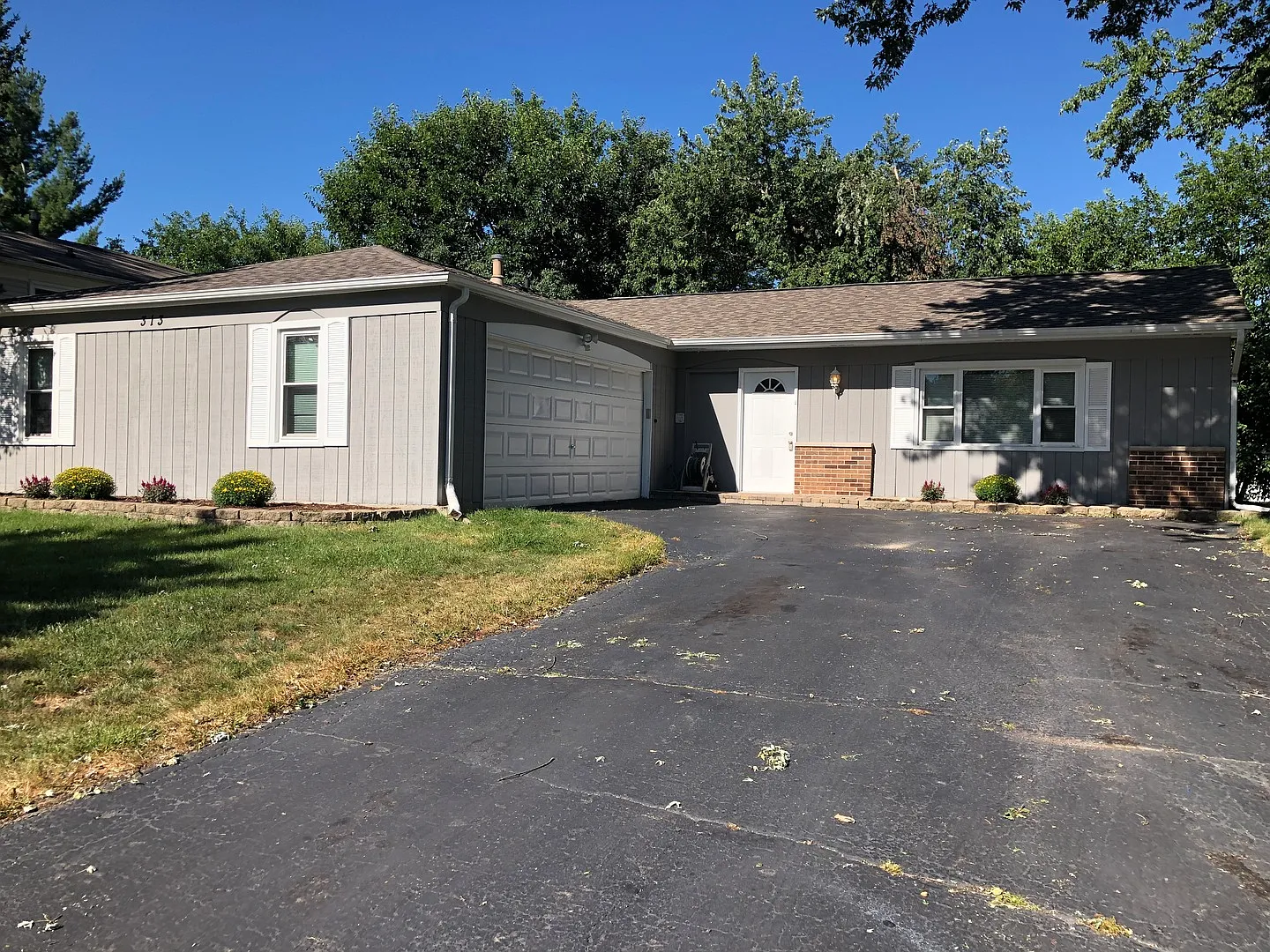 313 Lancelot Way photo 1