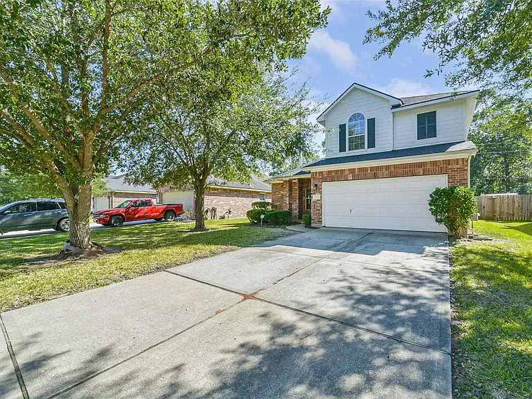 8726 Old Maple Ln — Photo 2