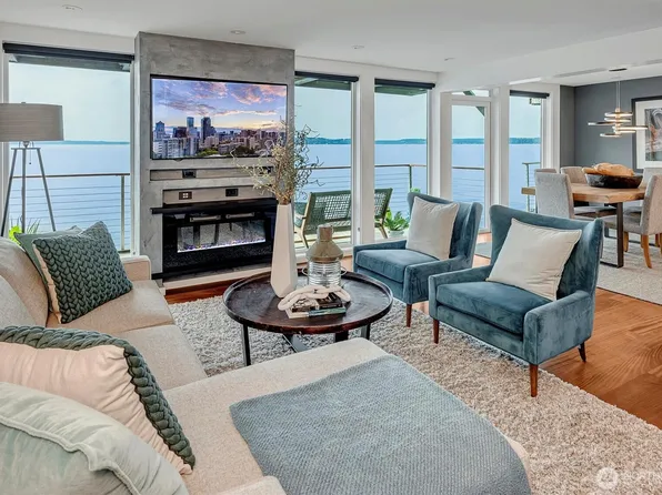 3717 Beach Drive SW #207, Seattle, WA 98116