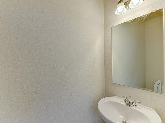Downstairs Guest Bath (at Front Entry)