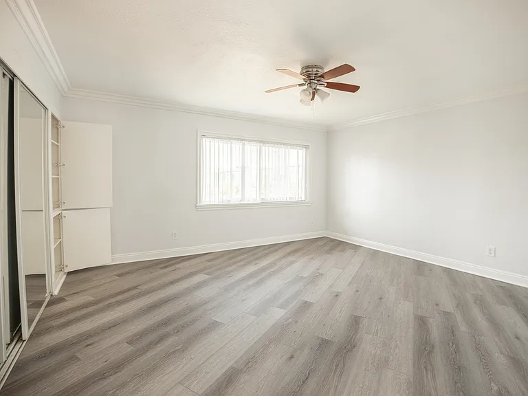 3003 Barnard St #4 — Photo 9