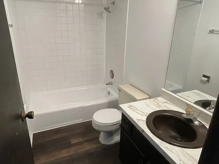 10505 Parkside Ave #2F — Photo 4