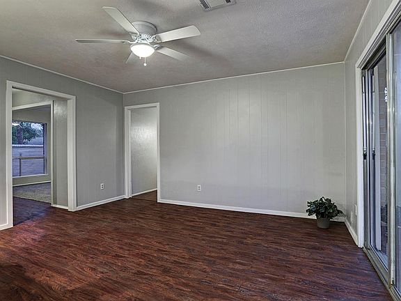 4th image of 5807 Farwell Dr
