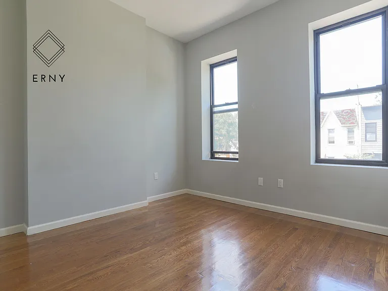 296 Cooper St #2R — Photo 2