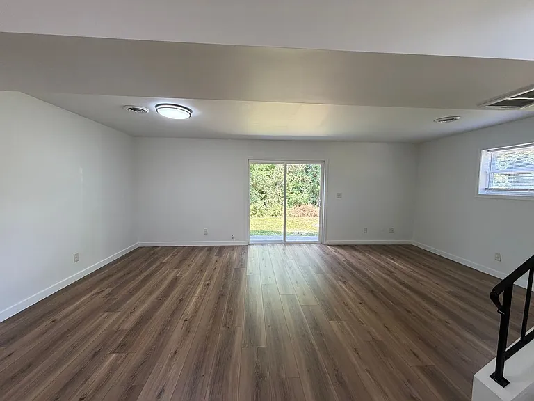 813 Ridge St — Photo 9