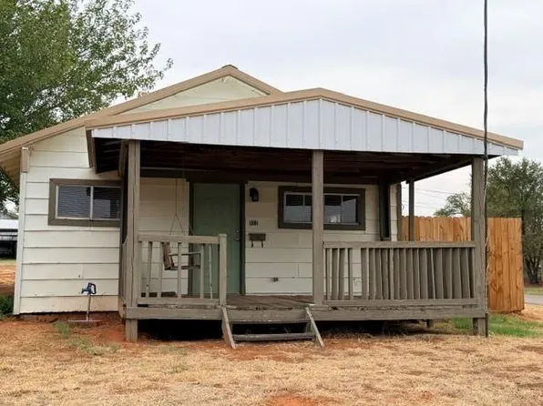 802 N 7th St, Sayre, OK 73662