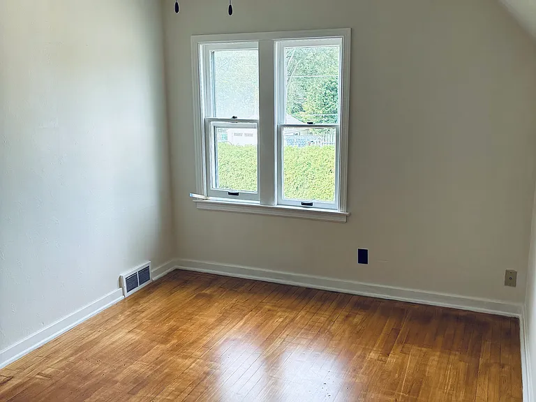 Bedroom #1