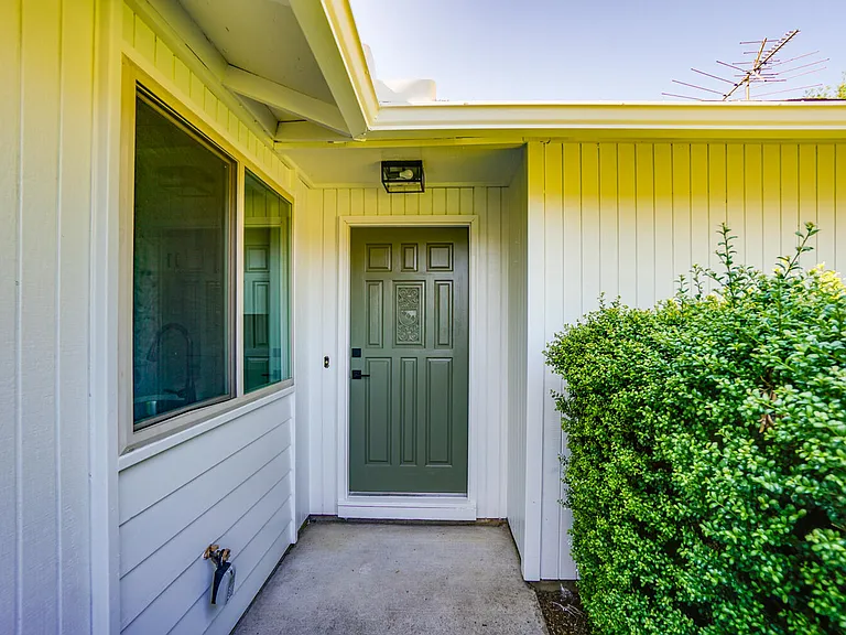 6206 NW Cherry St — Photo 3