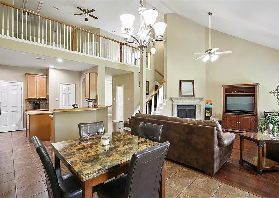 1st image of 5621 Paloma Blanca Dr