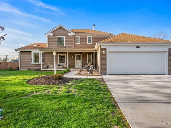 1425 Iris Ave, Carol Stream, IL 60188