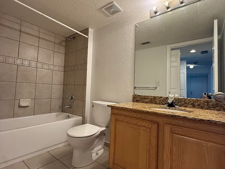 231 SW Palm Dr #107 — Photo 19