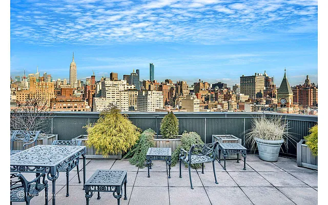 Rented by Douglas Elliman | media 16