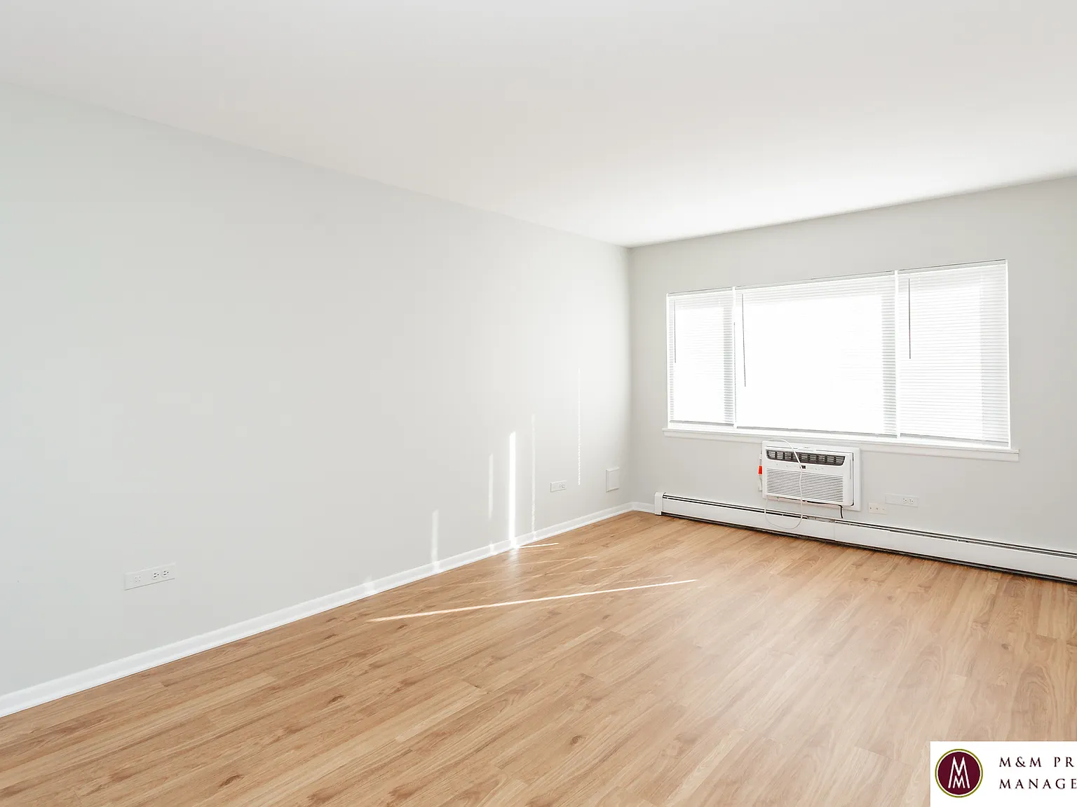 227 Des Plaines — Photo 3