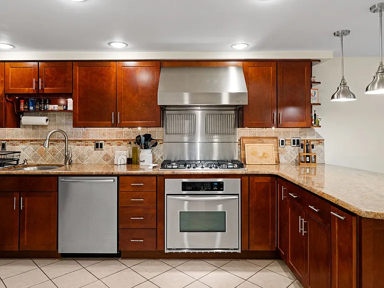 502 S 11th St #38 — Photo 8