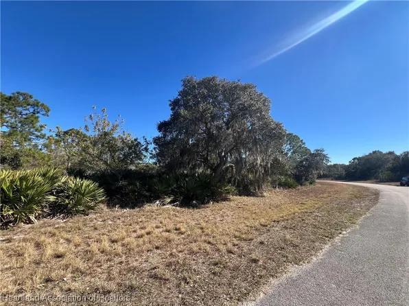 1869 Washington Blvd NW, Lake Placid, FL 33852