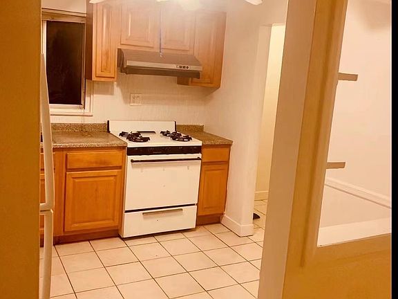 3rd image of 5644 Oceania St