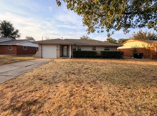 923 SW 1st St, Moore, OK 73160