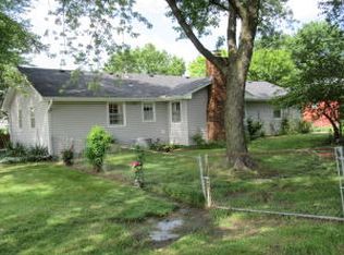742 W Plaza Dr, Marshall, MO 65340