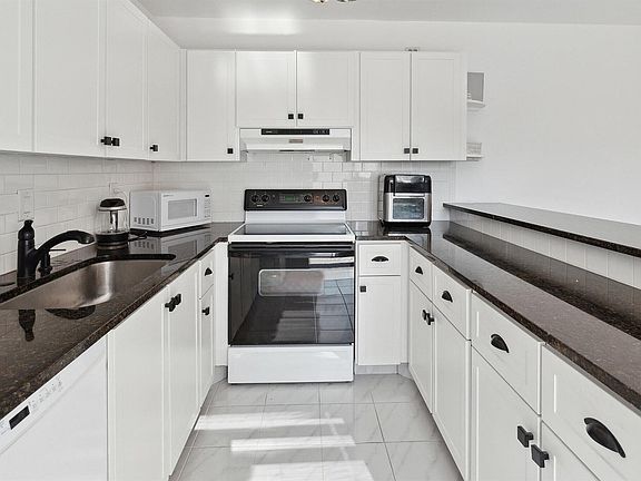 5th image of 564 Springdale Cir