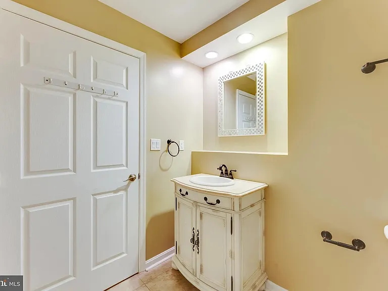 Bathroom #4, in basement