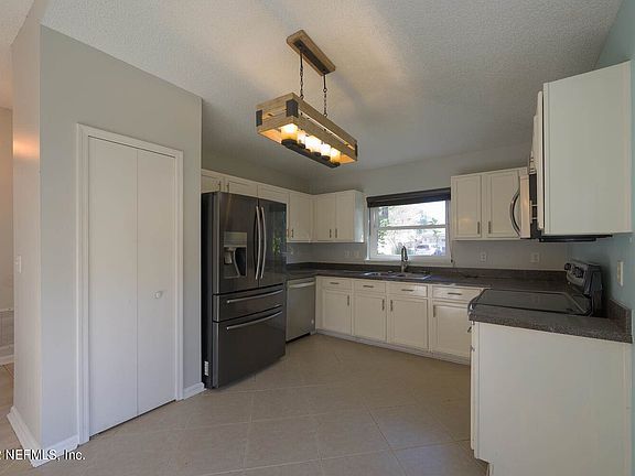 5th image of 332 Melissa Ray Dr
