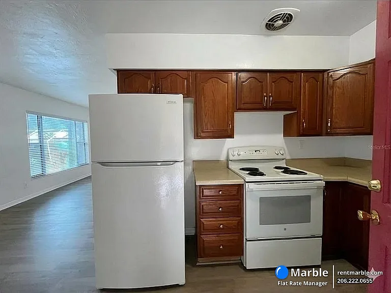 501 SE 14th St — Photo 9