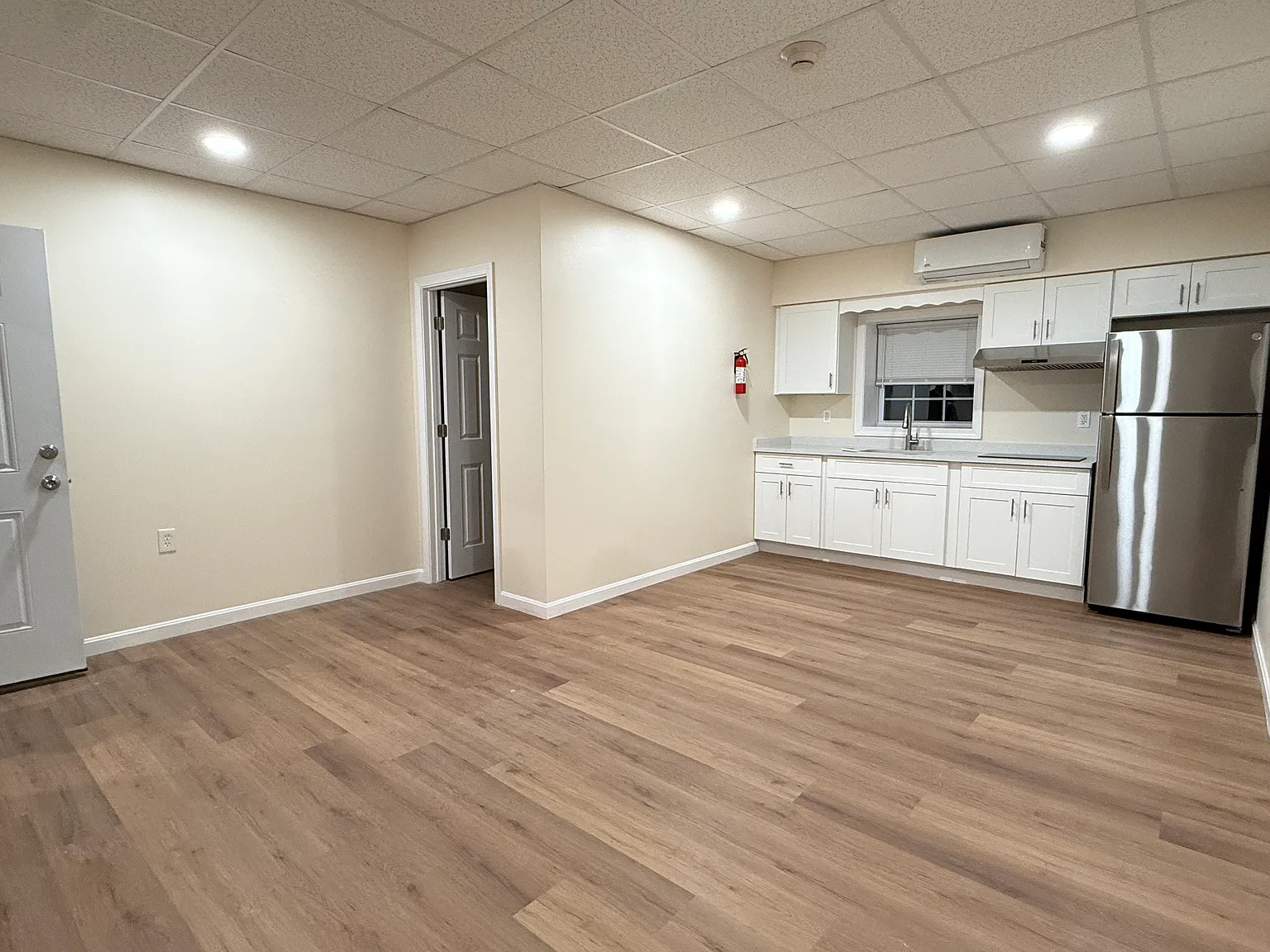 Studio, $1,600 — Photo 2