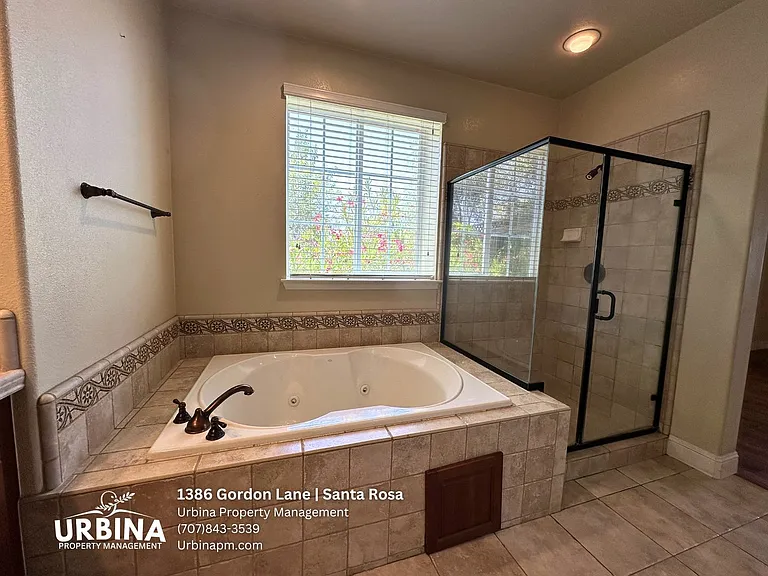 1386 Gordon Ln — Photo 17