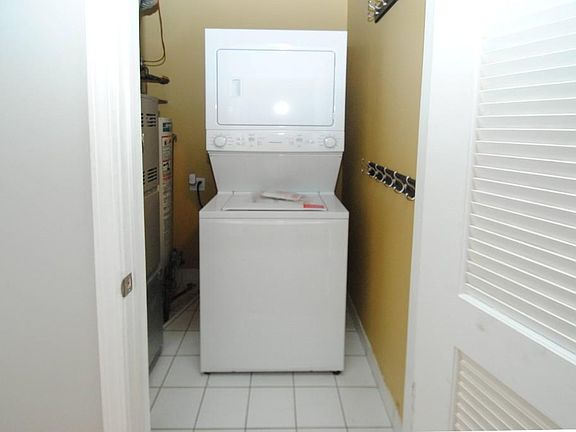 3rd image of 1822 S Bishop St #508